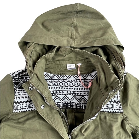 Women’s ROXY Army Green Hooded Jacket w/ Aztec Pattern & Pockets MEDIUM - Picture 3 of 9